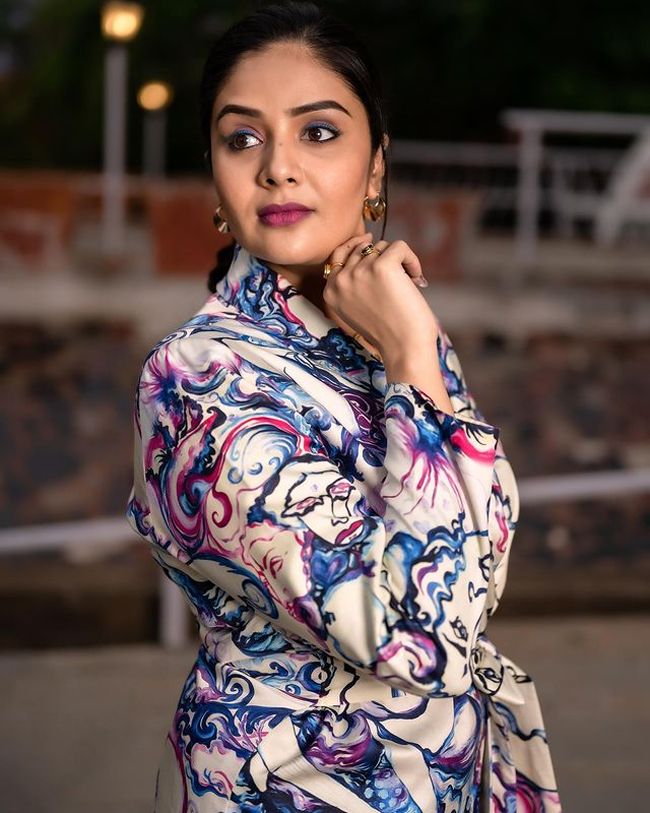 Vivacious Looks Of Sreemukhi In Colorful Dress